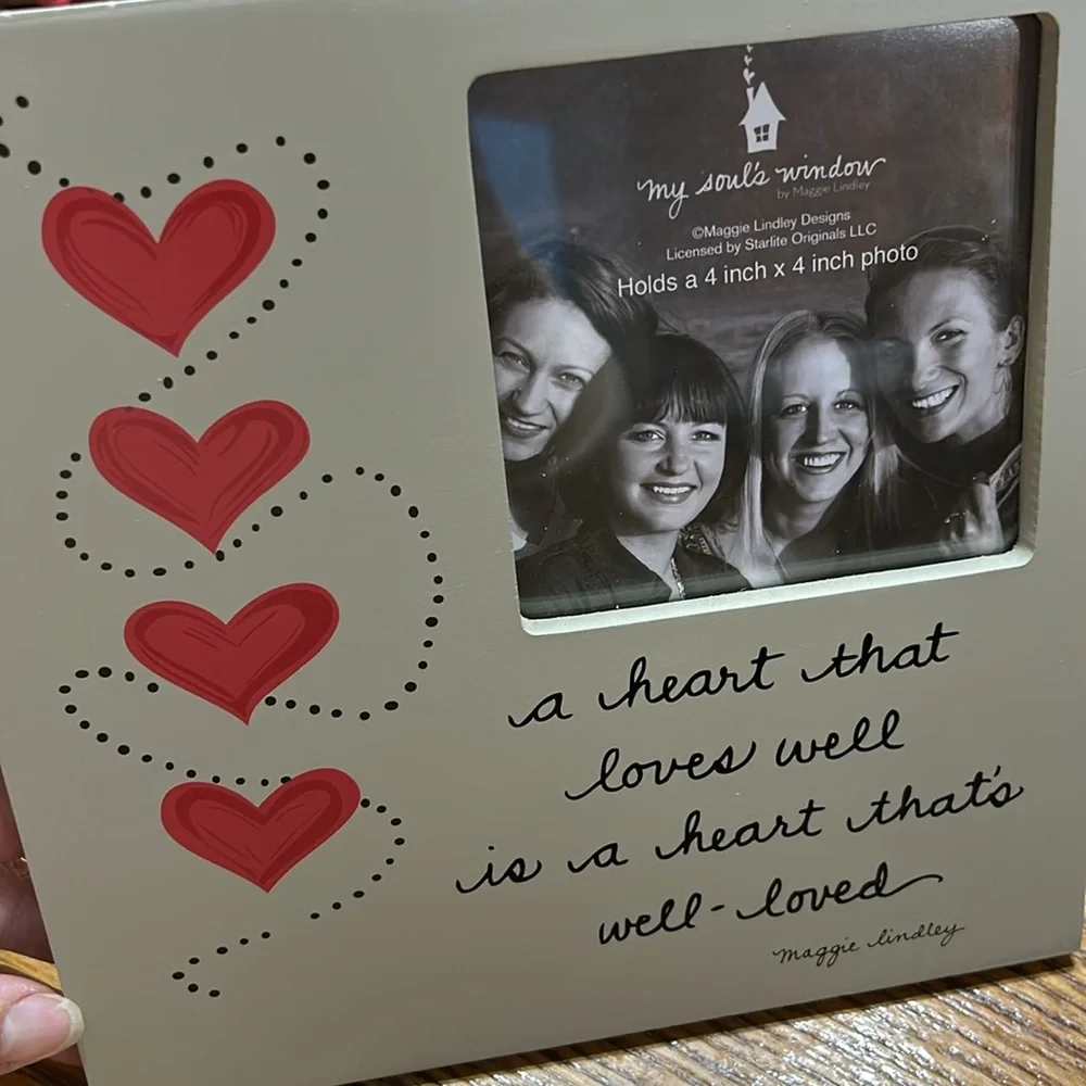 Cracker Barrel heart design photo frame.  Valentines. New in box.